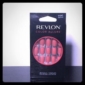 Revlon| Color Allure Nails